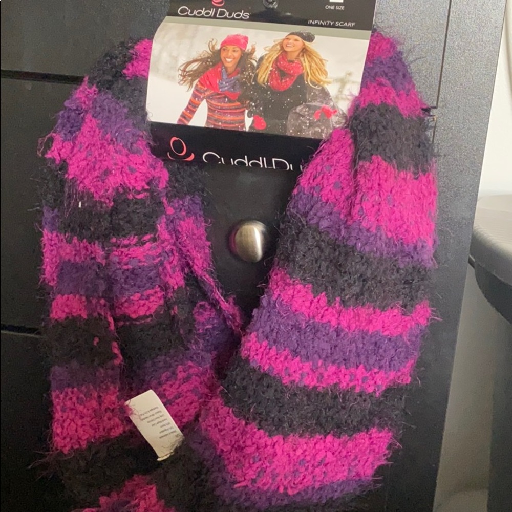 Cuddl duds infinity scarf
